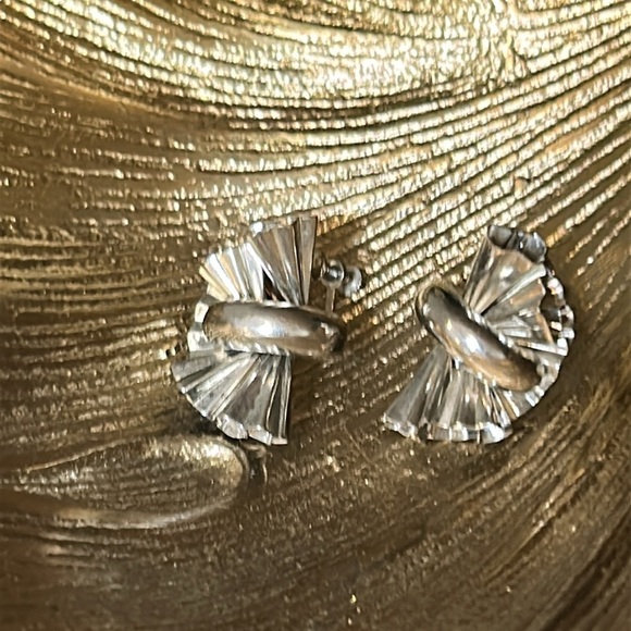 Silver Screw Back Earrings Half Fan Layered Design Stunning - Picture 2 of 10